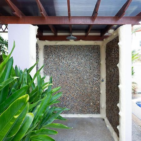 Beautiful 5Br Villa Felicity, Pool & Garden, Near Naiharn Rawai 외부 사진